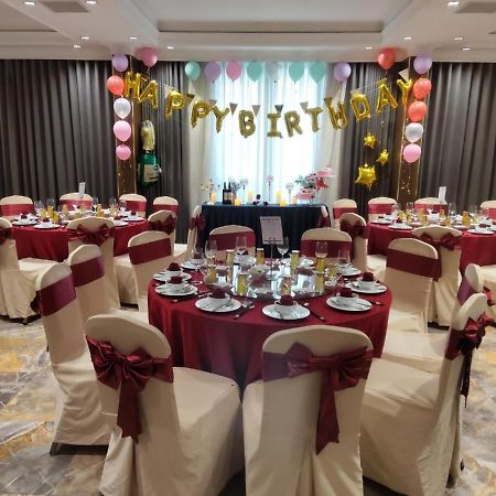 Phu Thang Grand Hotel Duc Hoa Εξωτερικό φωτογραφία