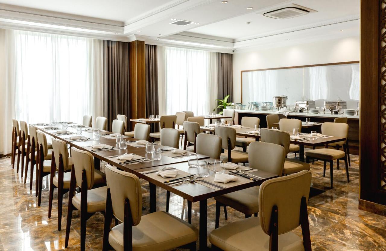 Phu Thang Grand Hotel Duc Hoa Εξωτερικό φωτογραφία