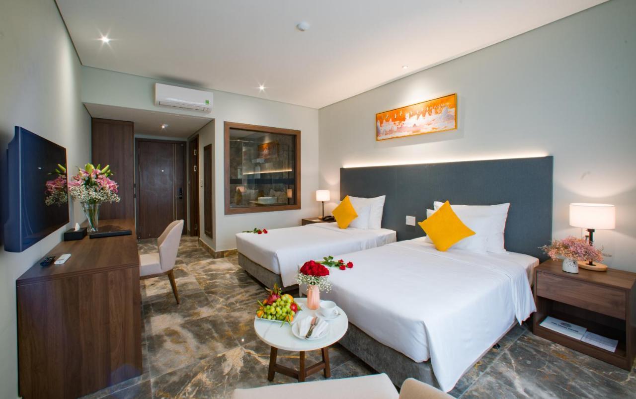 Phu Thang Grand Hotel Duc Hoa Εξωτερικό φωτογραφία