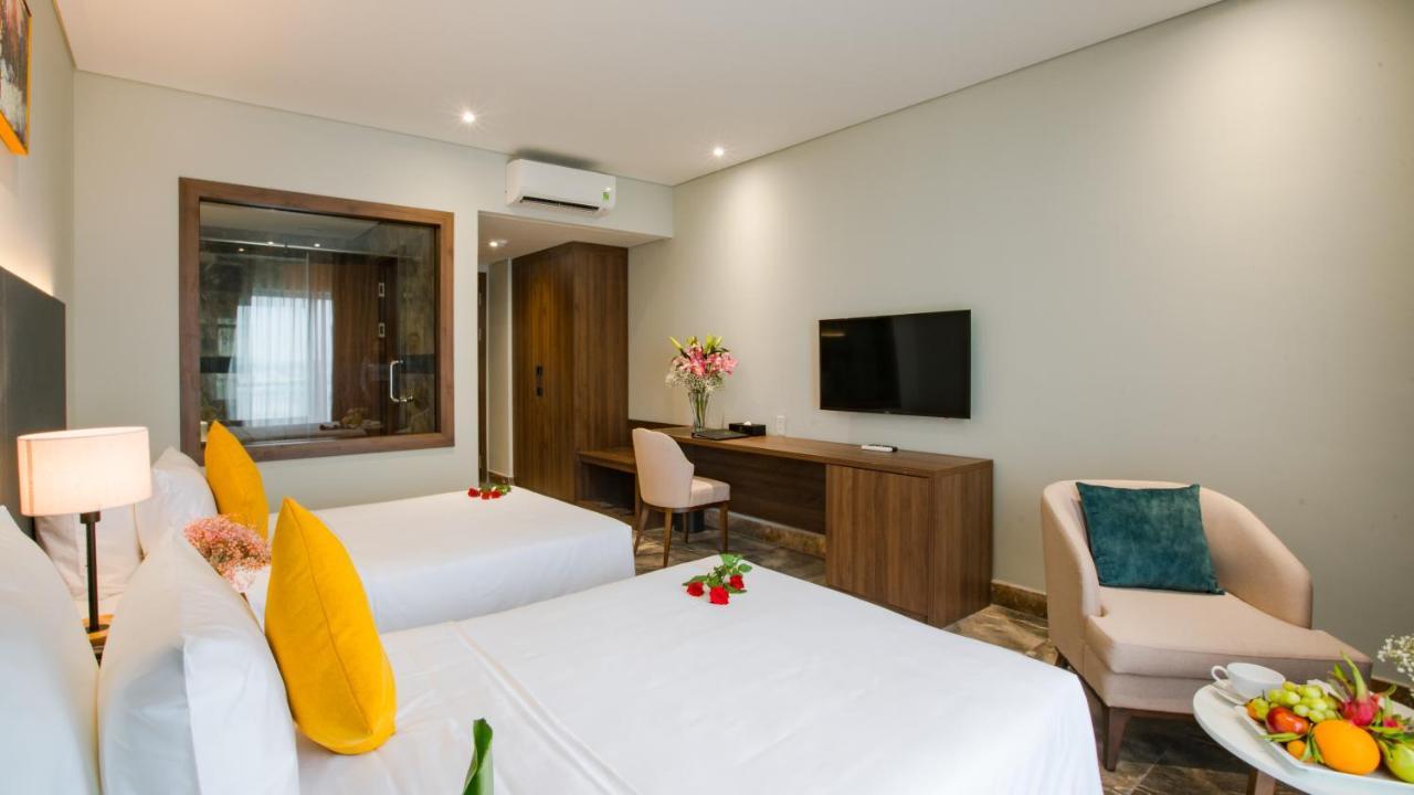 Phu Thang Grand Hotel Duc Hoa Εξωτερικό φωτογραφία