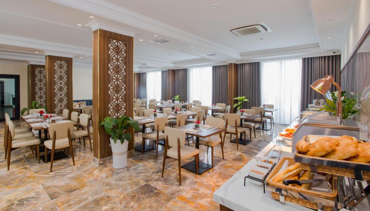 Phu Thang Grand Hotel Duc Hoa Εξωτερικό φωτογραφία